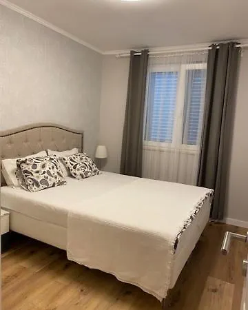Apartment Aenona 1 Nin