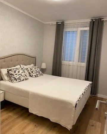 Apartment Aenona 1 Nin